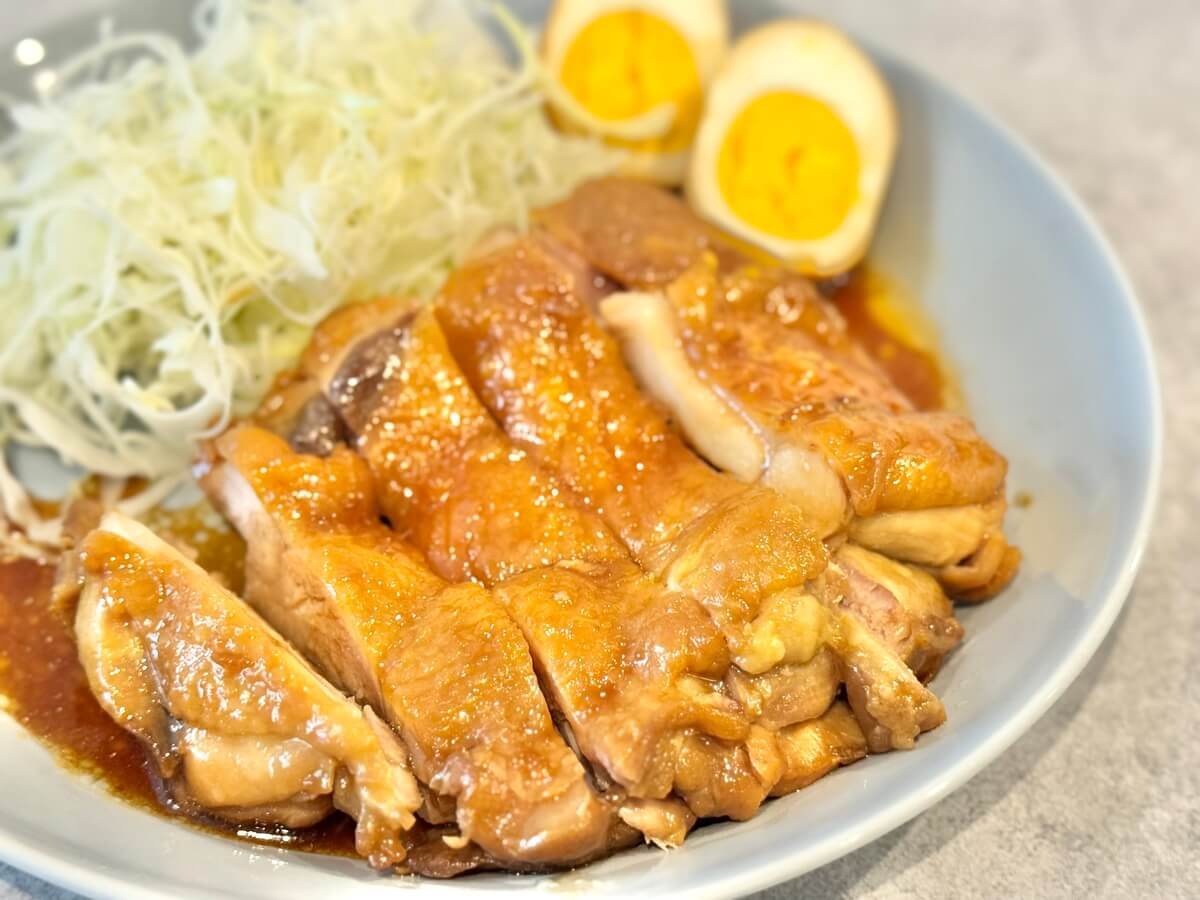 ヤマサ醤油公式「巻かない！煮るだけ鶏チャーシュー」