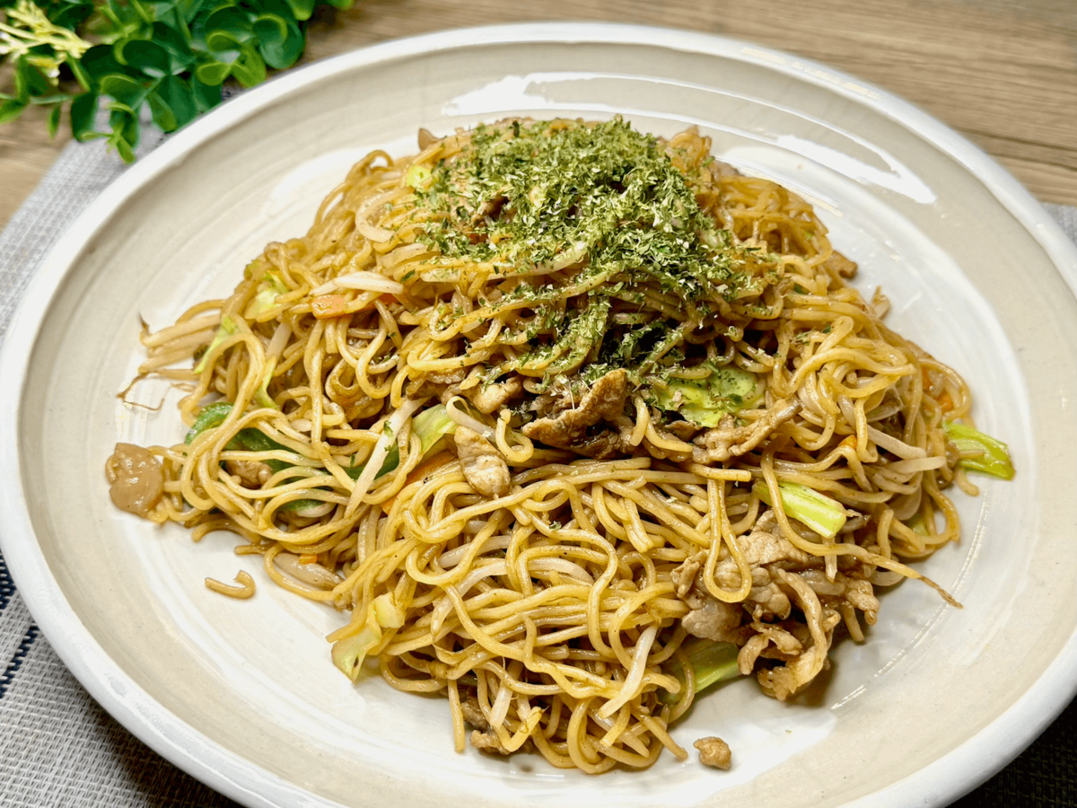 「焼きそばがベチャつく…」原因はこれ【作り方のコツとは】