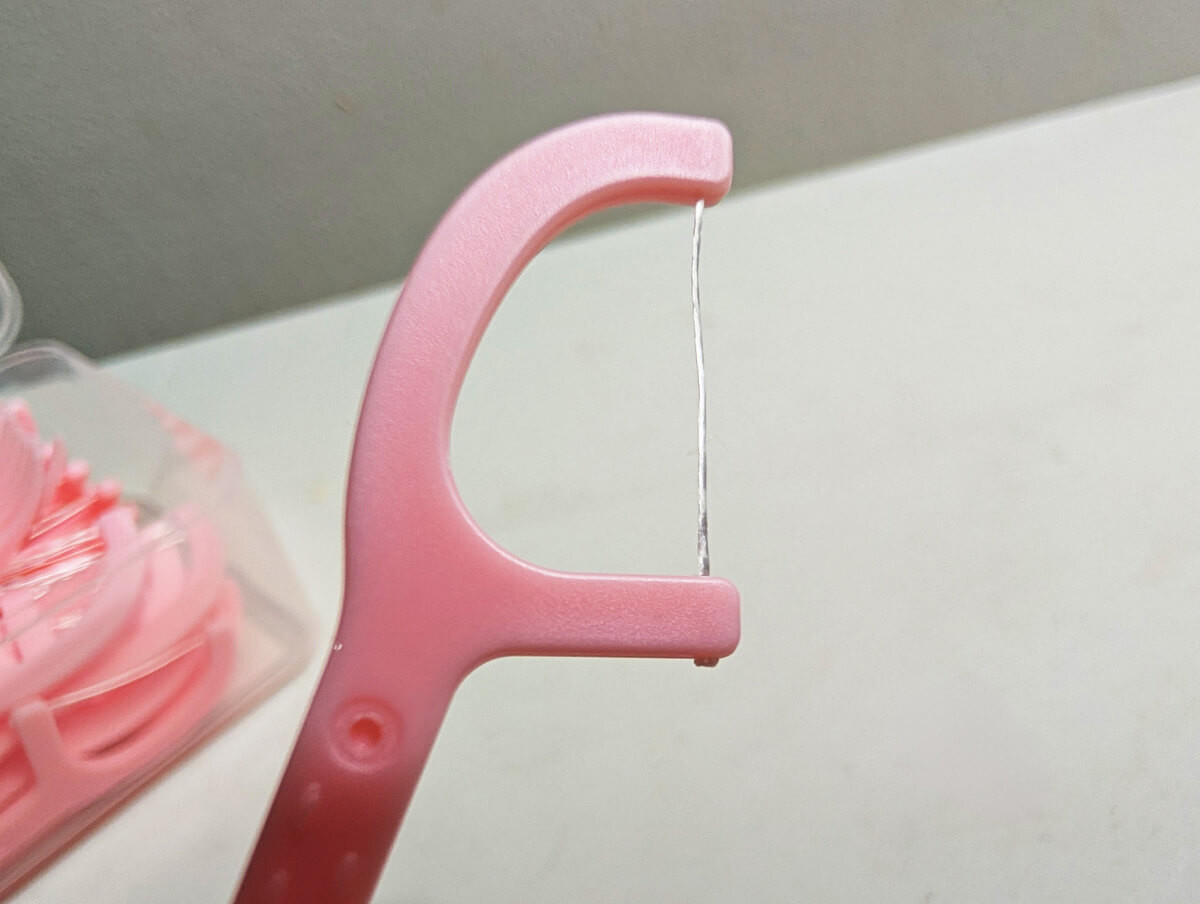 1.SPONGE NAIL POLISH REMOVER（グレープフルーツの香り）