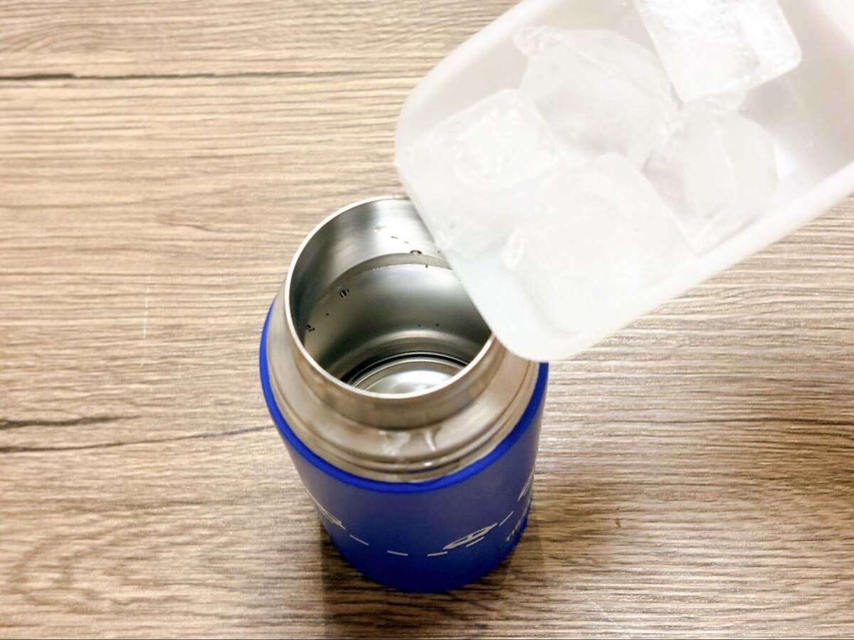 水筒メーカーもおすすめ「保冷効果を高める裏ワザ」