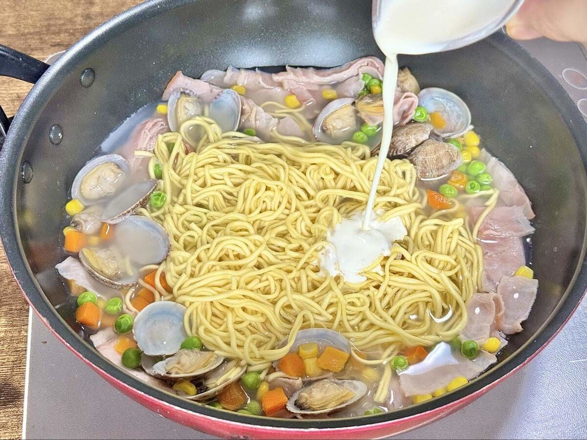 松村康史さん「クラムチャウダー風ラーメン」のレシピ