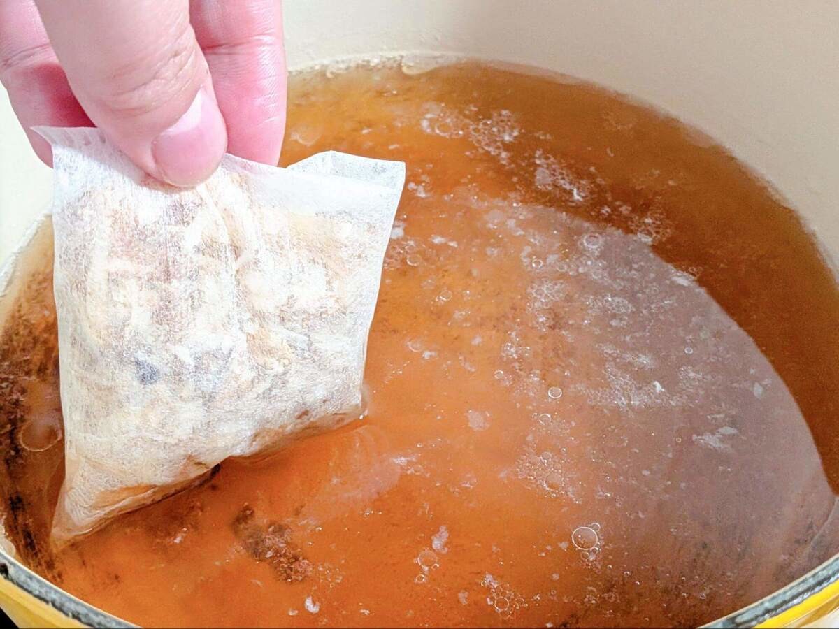 栗原はるみさん「大根と豚肉のべっこう煮」