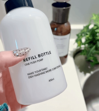 片手でワンプッシュの食器洗剤ボトル