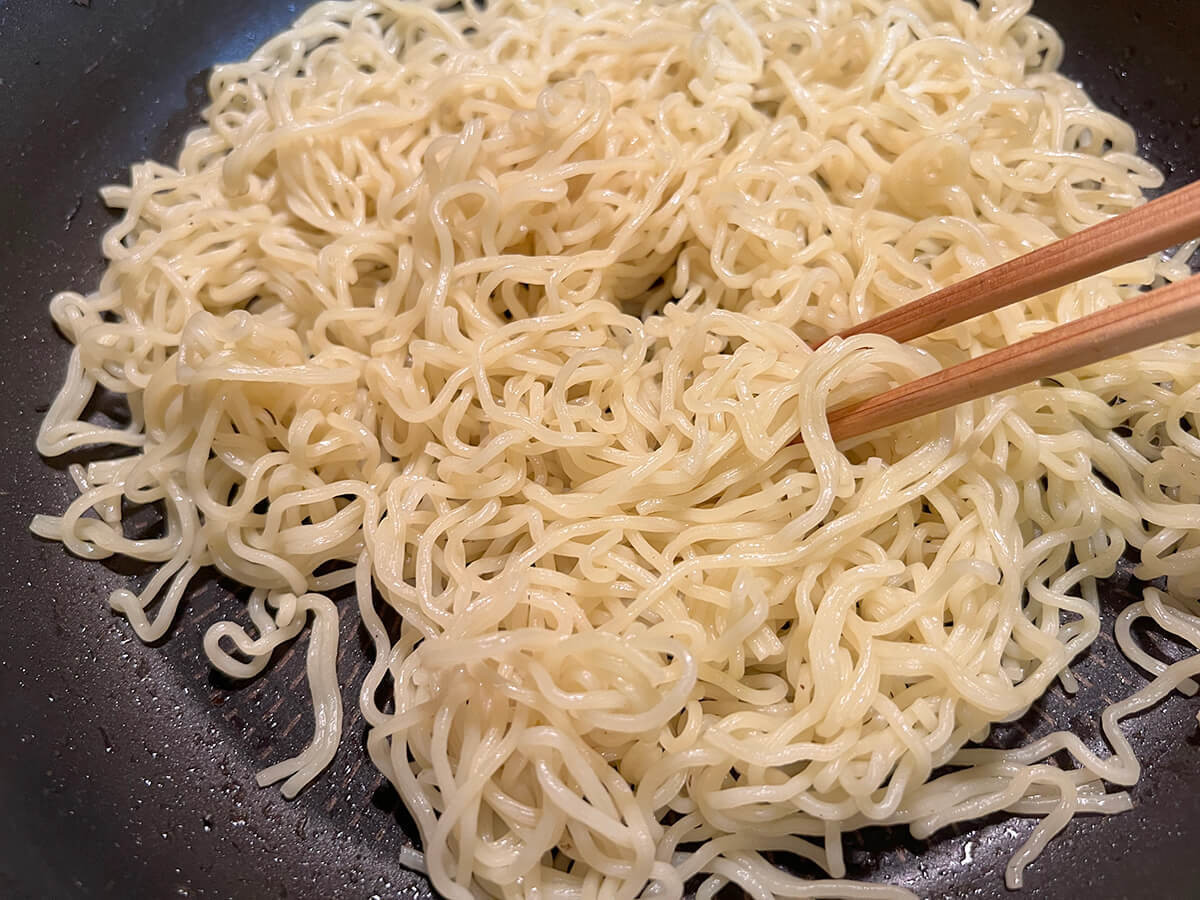 ヒジキと新タマネギの塩焼きそば