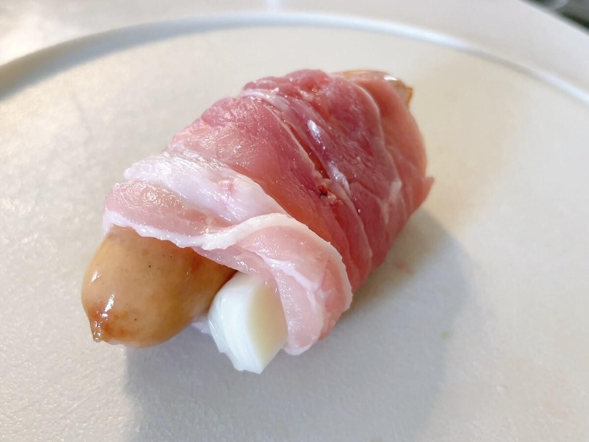 ウインナーのチーズ豚バラ肉巻き