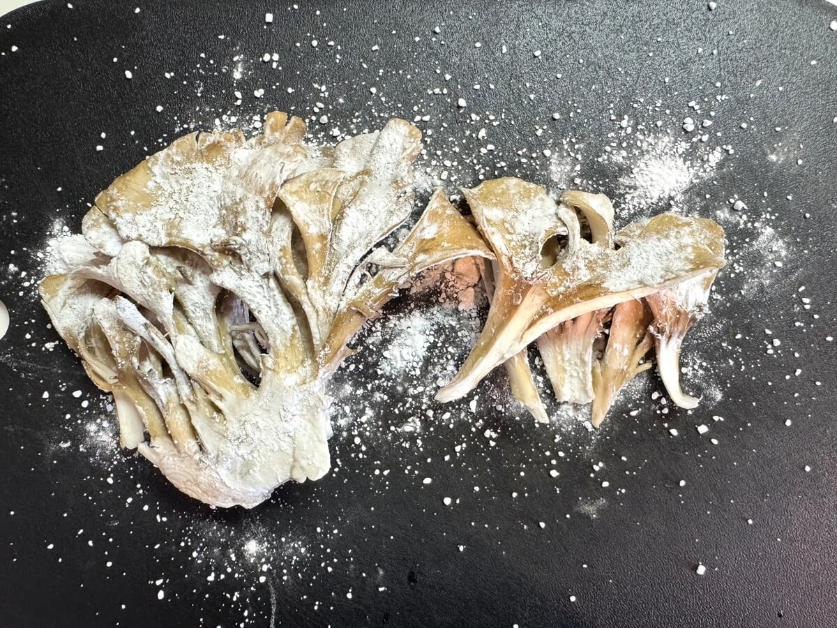 アキオさん「旨味凝縮!カリカリ舞茸のプレスステーキ」