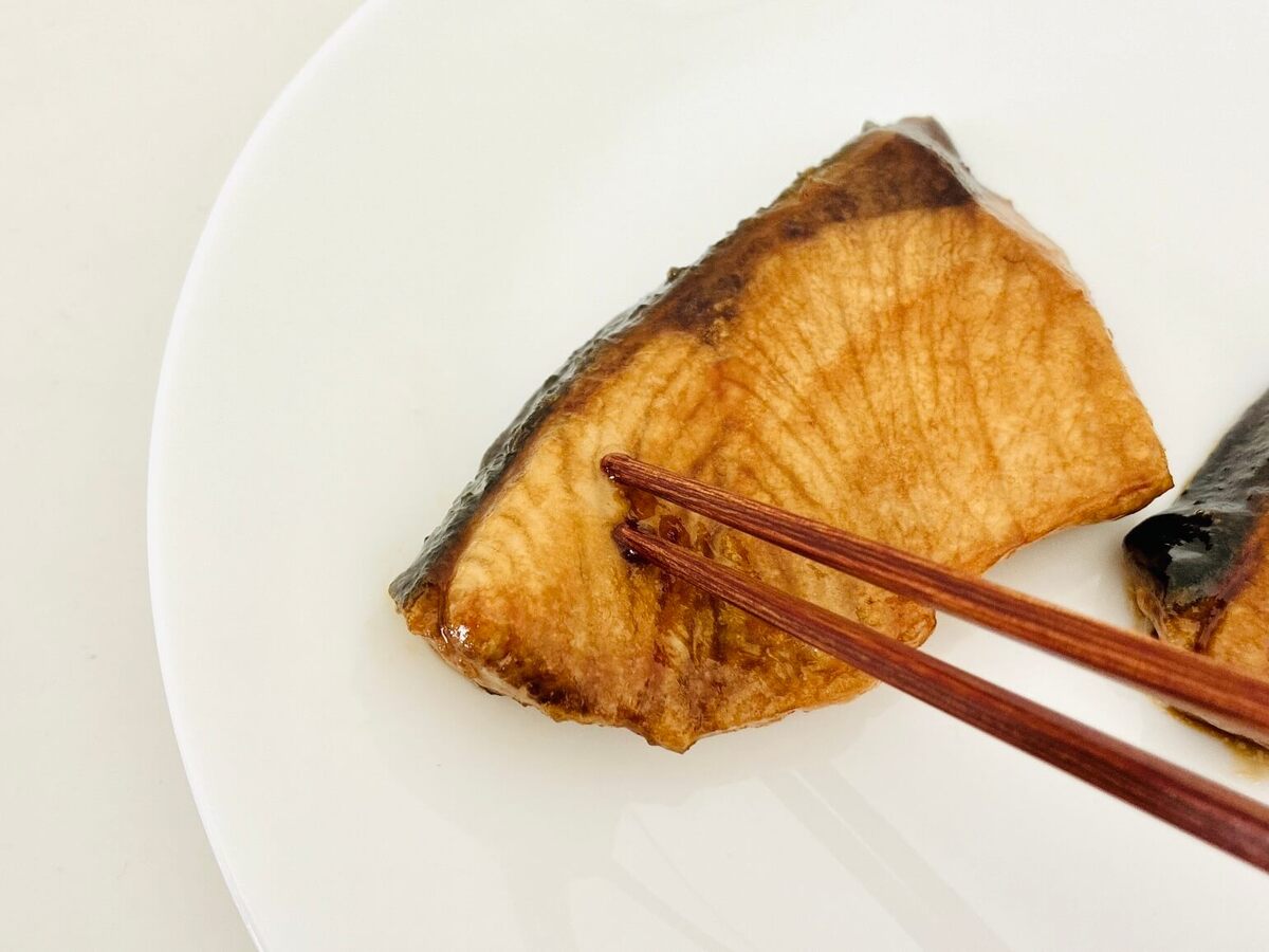 ウエカツさん「ぶりの下ごしらえ」