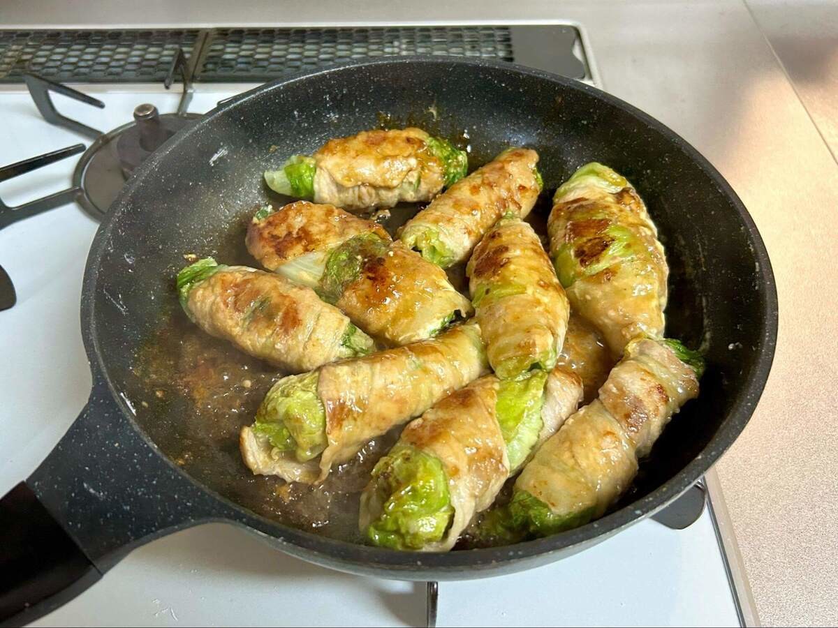 りこ⌇夫が沼る簡単おうちごはんさん「旨ダレ豚巻きレタス」