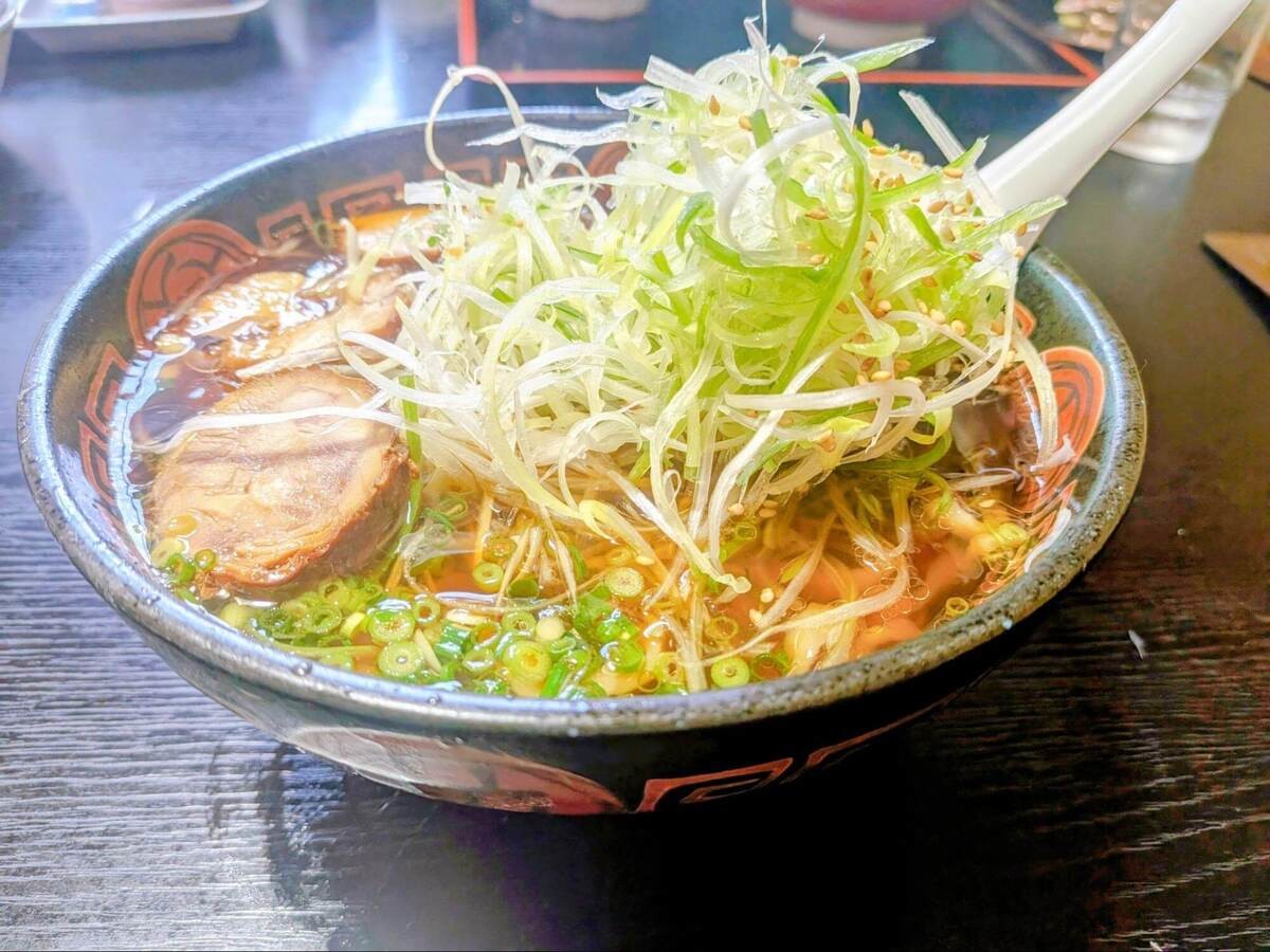 山形ラーメンの名店『麺辰』特製鶏中華の実食レポ