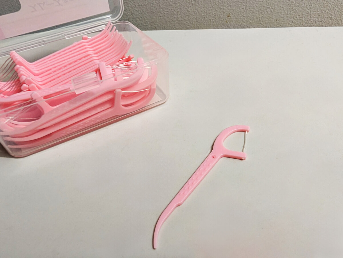 1.SPONGE NAIL POLISH REMOVER（グレープフルーツの香り）