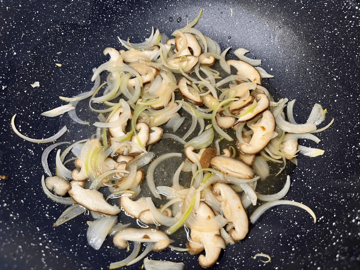 大庭英子さん「豚こまの丸め焼き 甘酢あん」