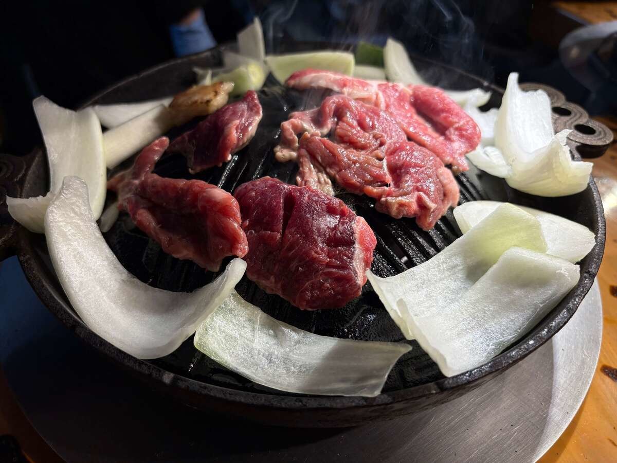 札幌を代表するジンギスカン専門店「成吉思汗だるま」