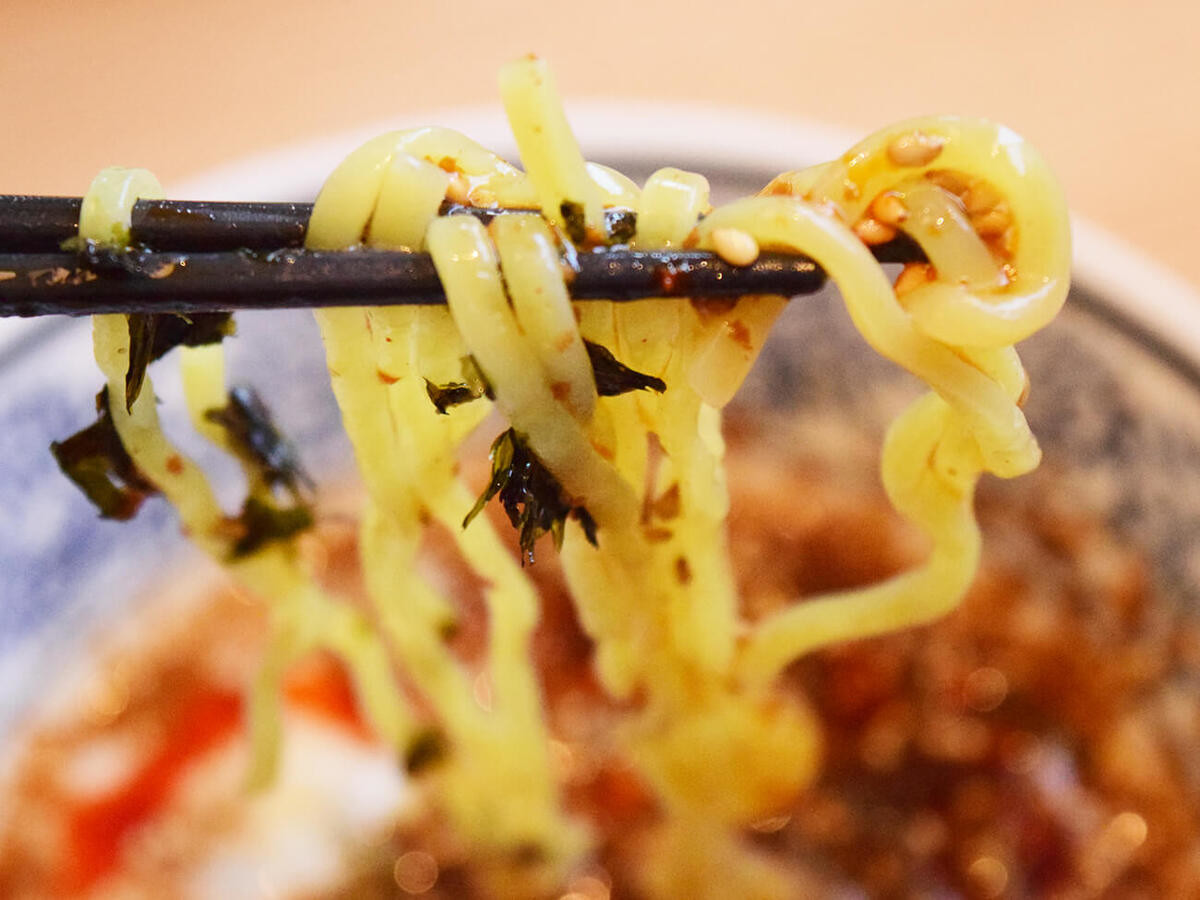 とろける半熟卵の旨辛肉つけ麺