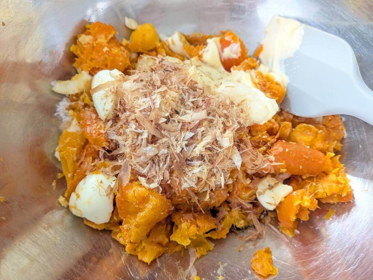 包丁もまな板も鍋も不要！レンチンで作るにんたまサラダ