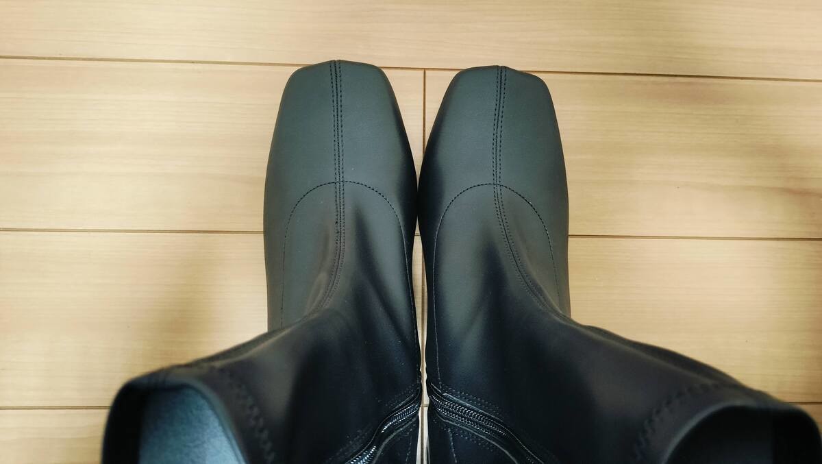 GU「ウルトラストレッチヒールブーツ」