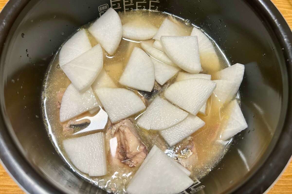 サバ缶と大根のおかず炊き込み