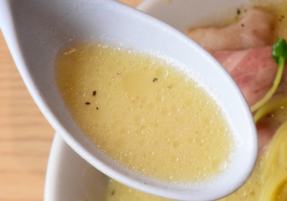 丸源ラーメン「濃厚鶏白湯そば」
