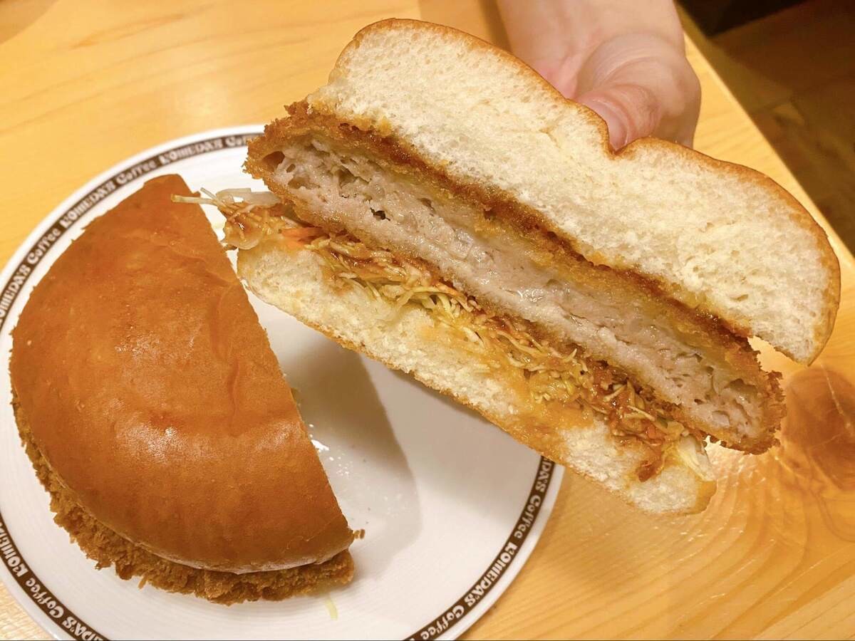 コメダ以外では実現できない!縦にも横にも“ドデカい”バーガー