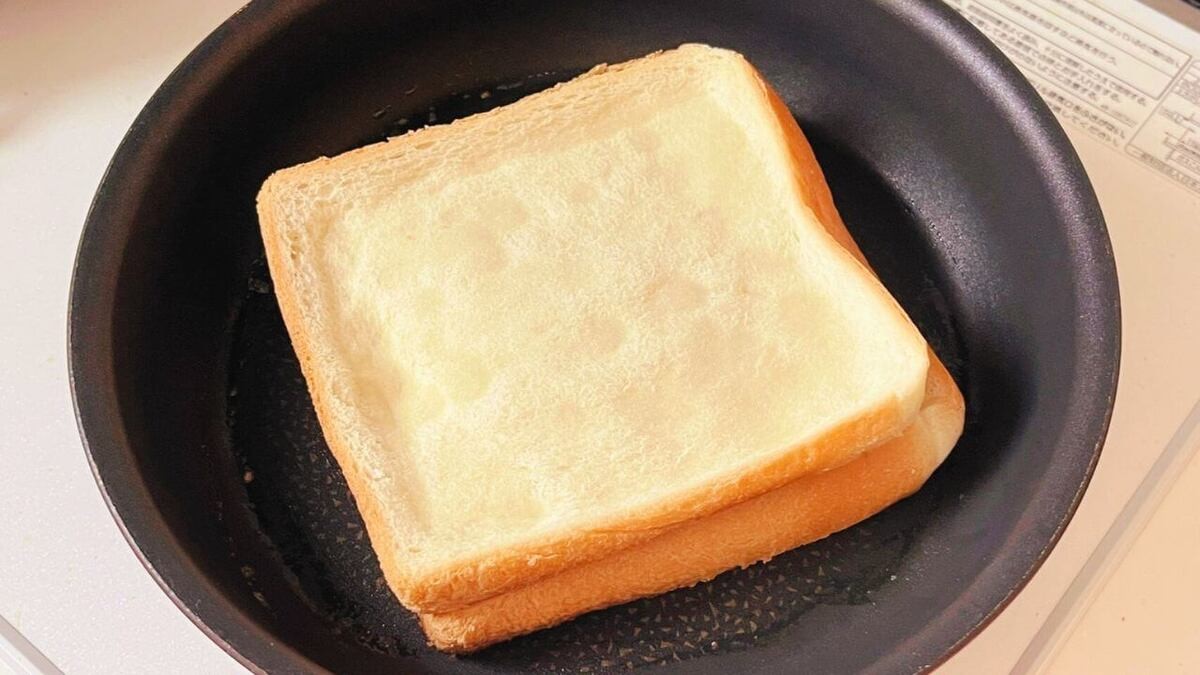 「アポロのクリスピーホットサンド」