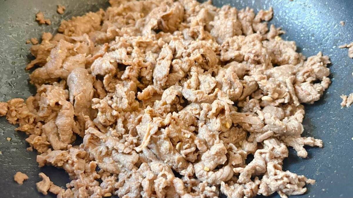 「牛こまの味噌マヨ炒め」