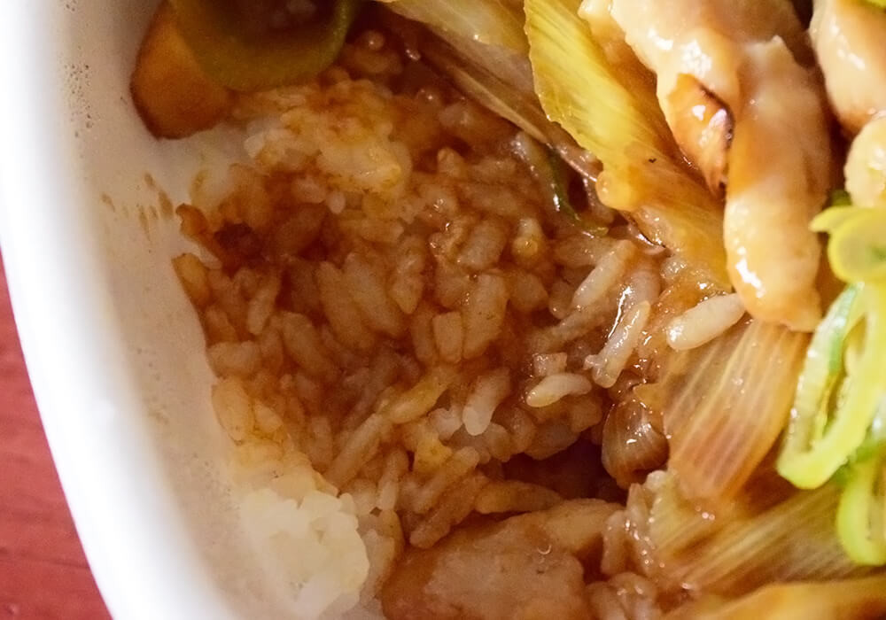 焦がしねぎ焼き鳥丼