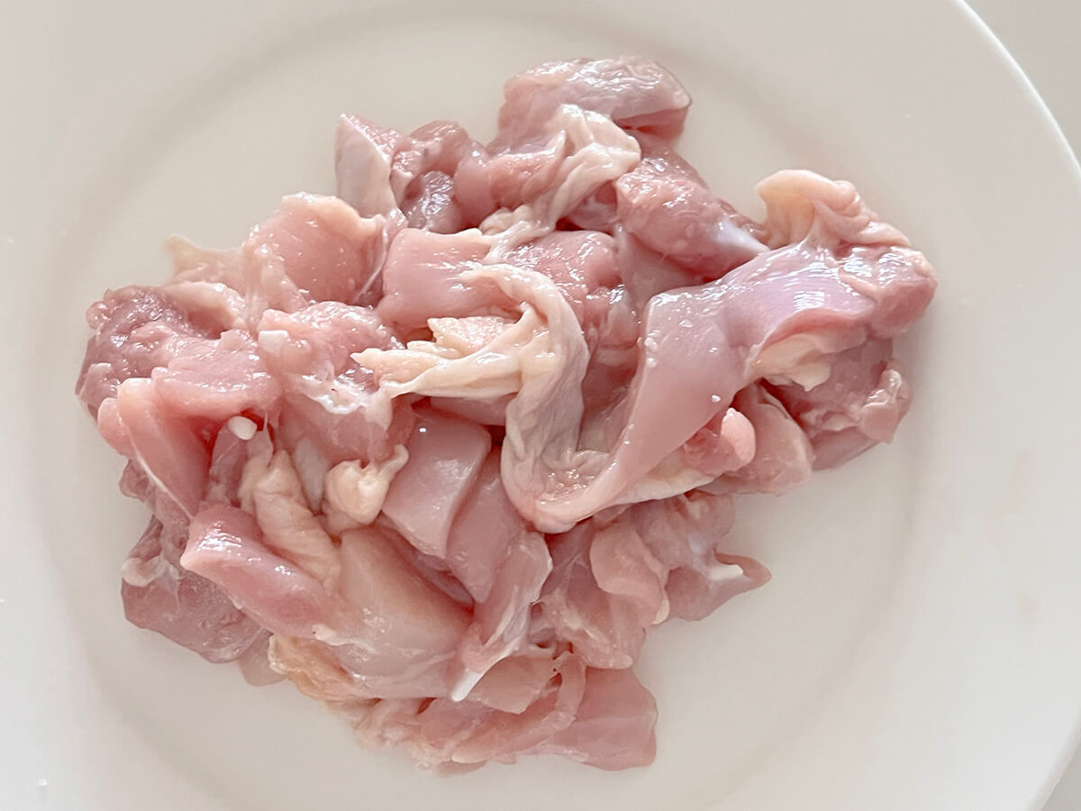 今井亮さん「鶏肉とれんこんの黒こしょう炒め」のレシピ