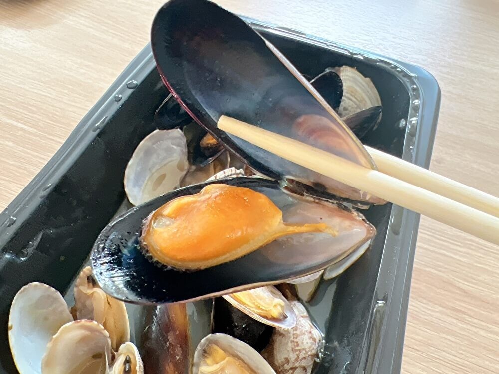 ガーリック香るえびとムール貝のアヒージョ