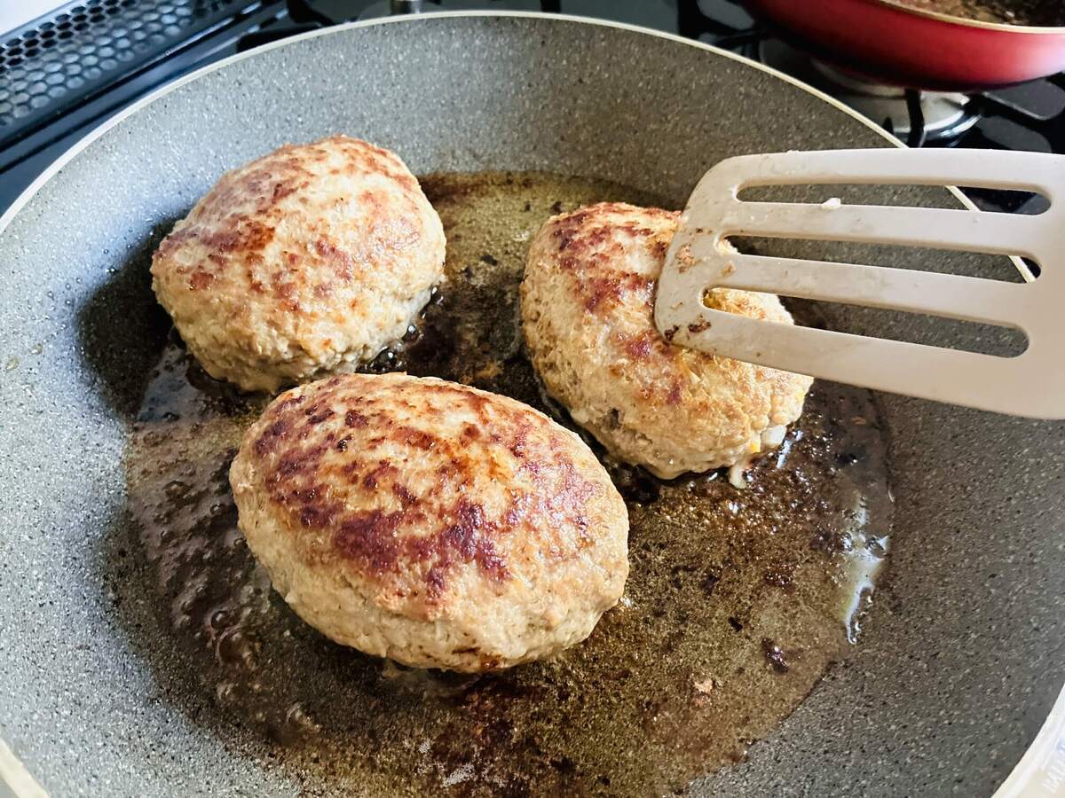 料理教室のBonちゃん×Tokyo T’s Kitchen「元店長がこっそり教えるびっくりドンキーのハンバーグ」のレシピ