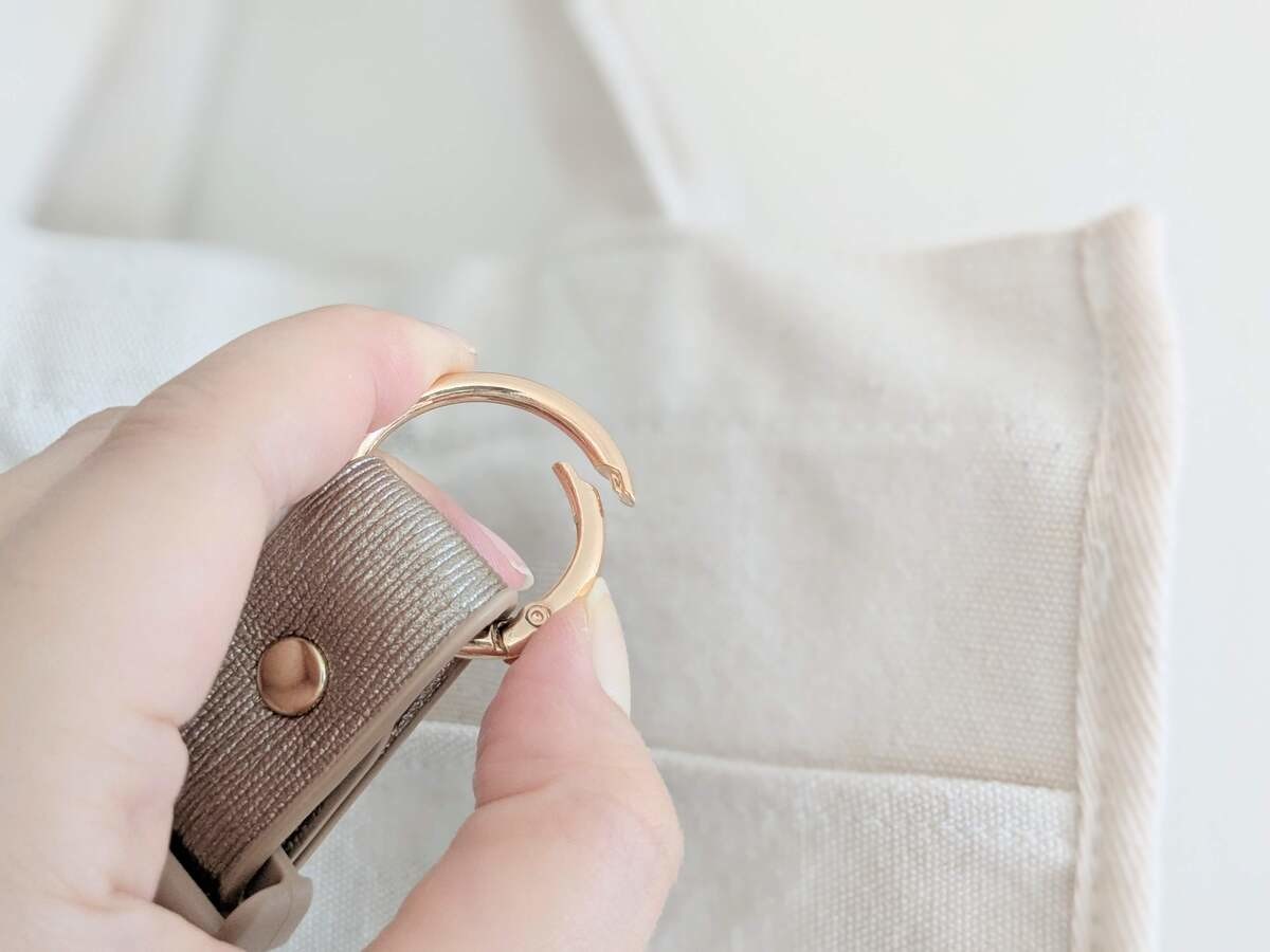 気分が上がる「ラメジャケットホルダー」