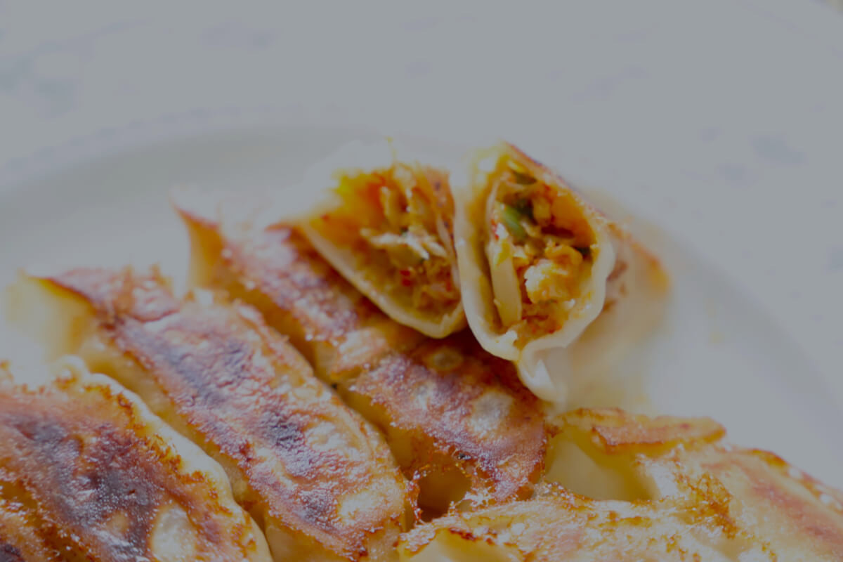 李朝園 肉汁あふれる生餃子/ やみつきキムチ餃子