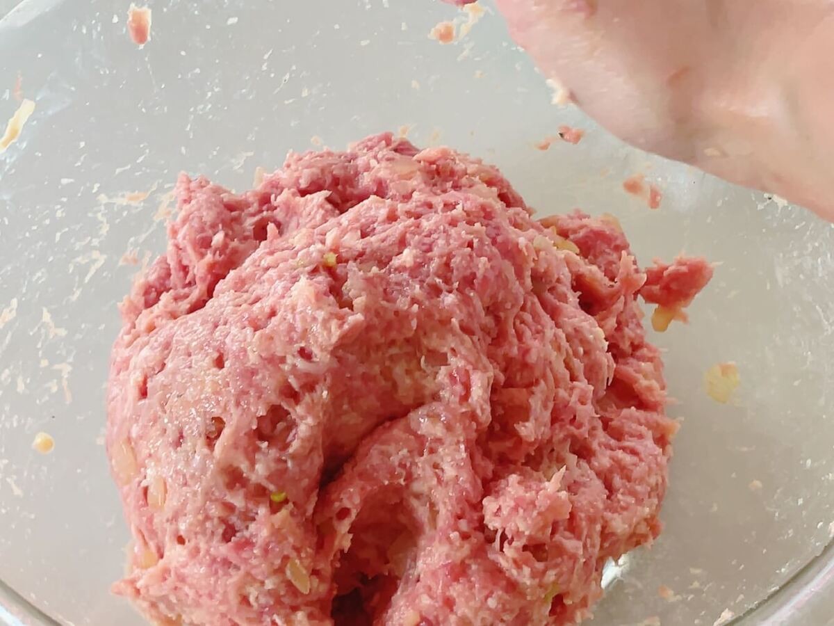 ハンバーグに氷(クラッシュアイス)を入れて焼くレシピ