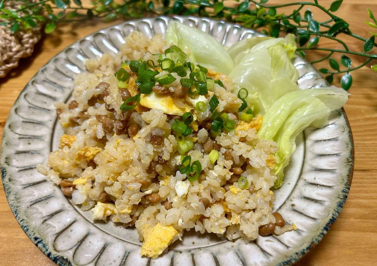 山本ゆりさん「レンチン納豆チャーハン」のレシピ