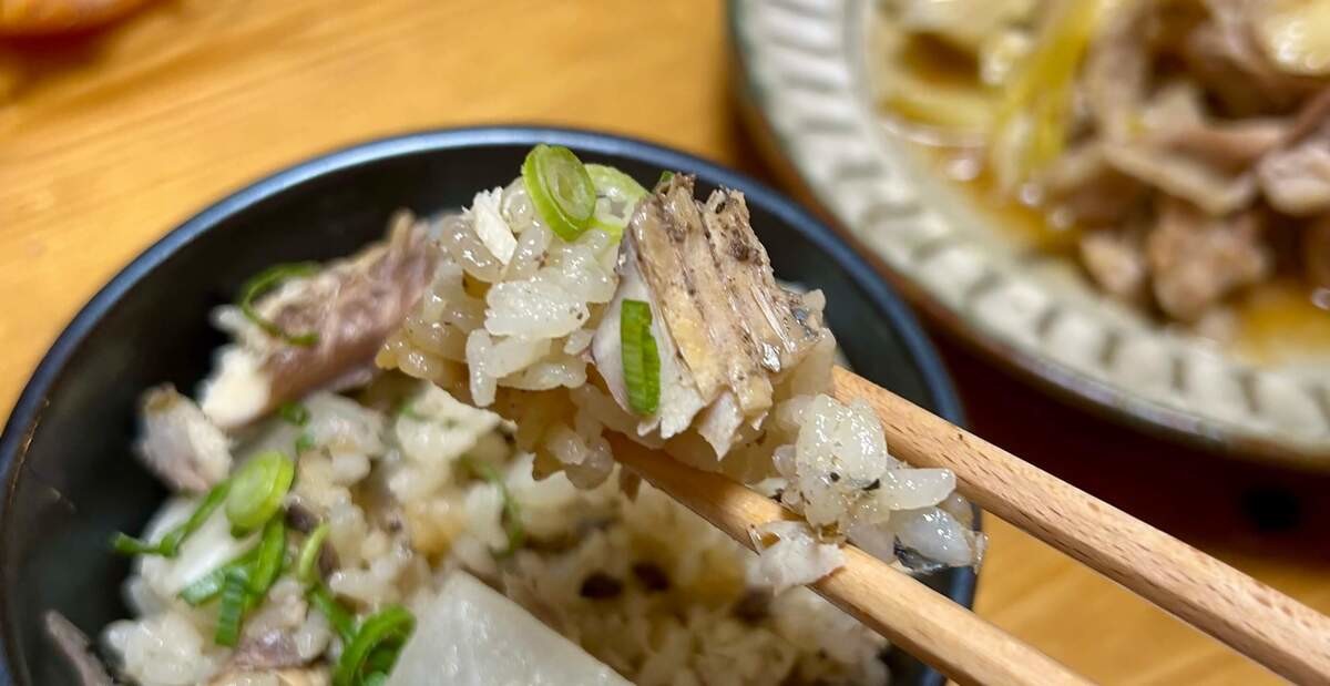 サバ缶と大根のおかず炊き込み
