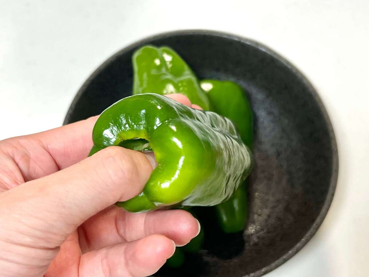 シン・ピーマンの肉詰め