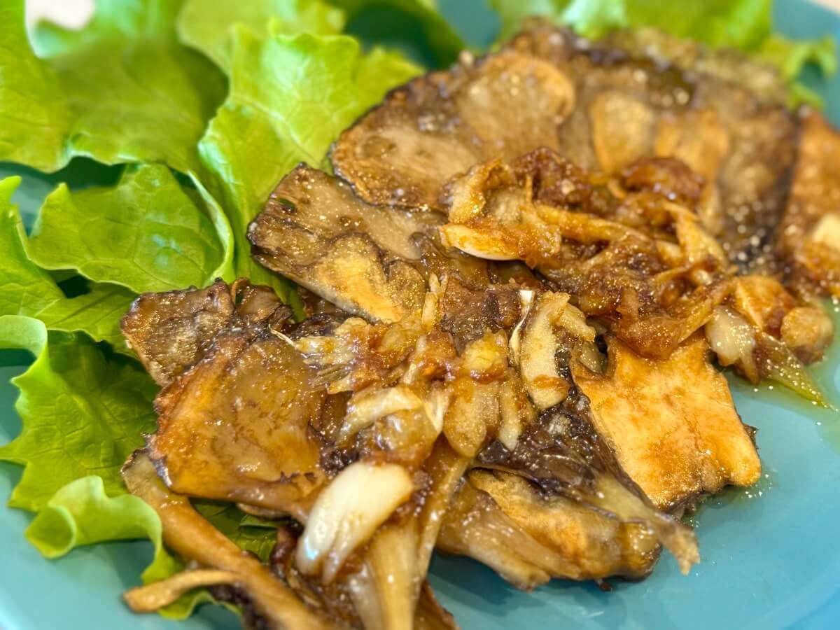 アキオさん「旨味凝縮!カリカリ舞茸のプレスステーキ」