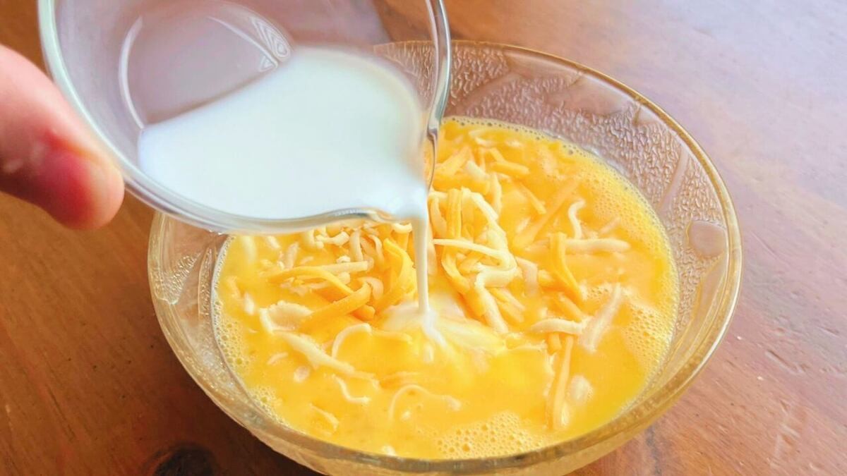 「爆速チーズオムレツ」のレシピ