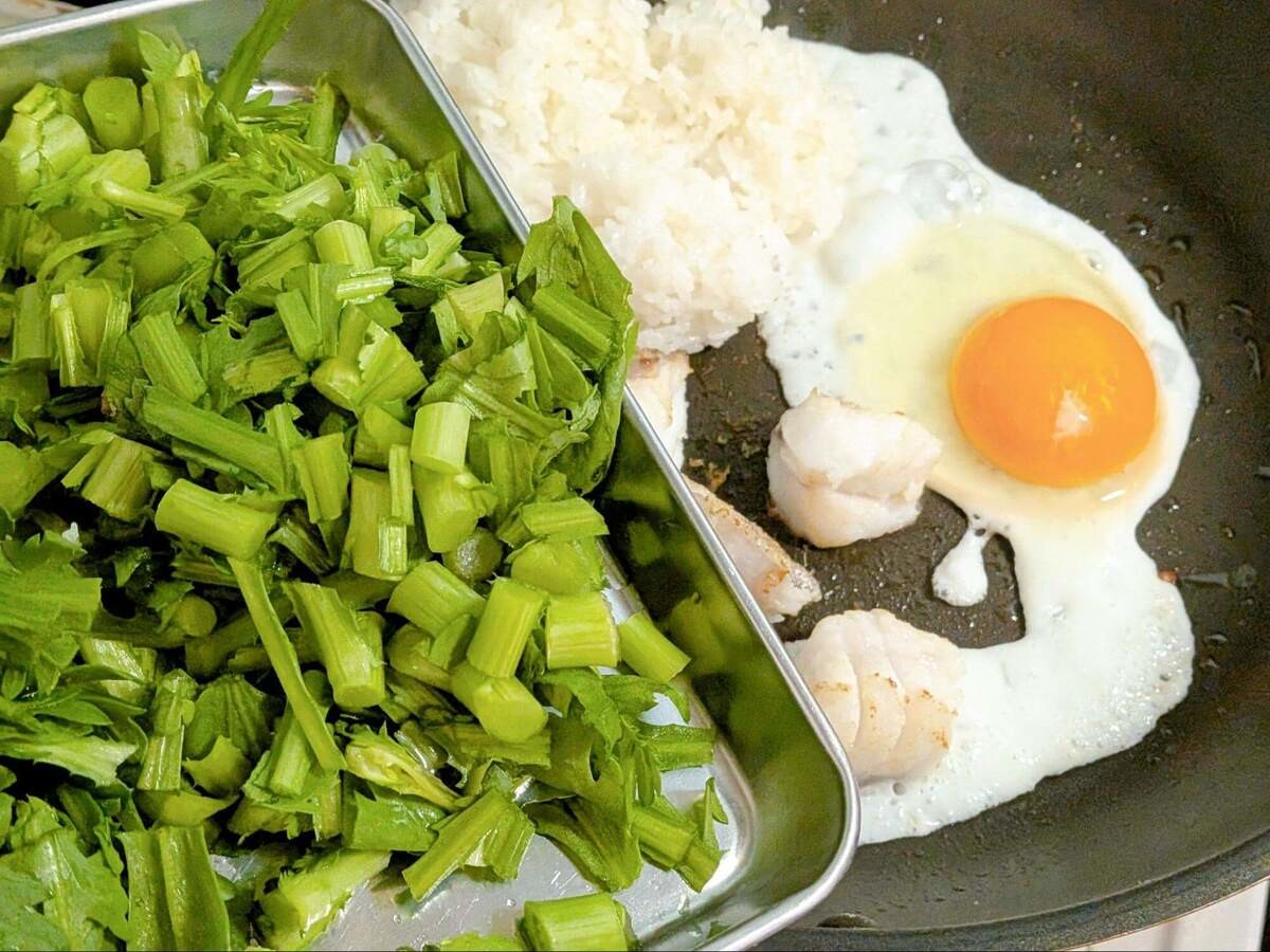 タラと春菊が美味しい！冬チャーハン
