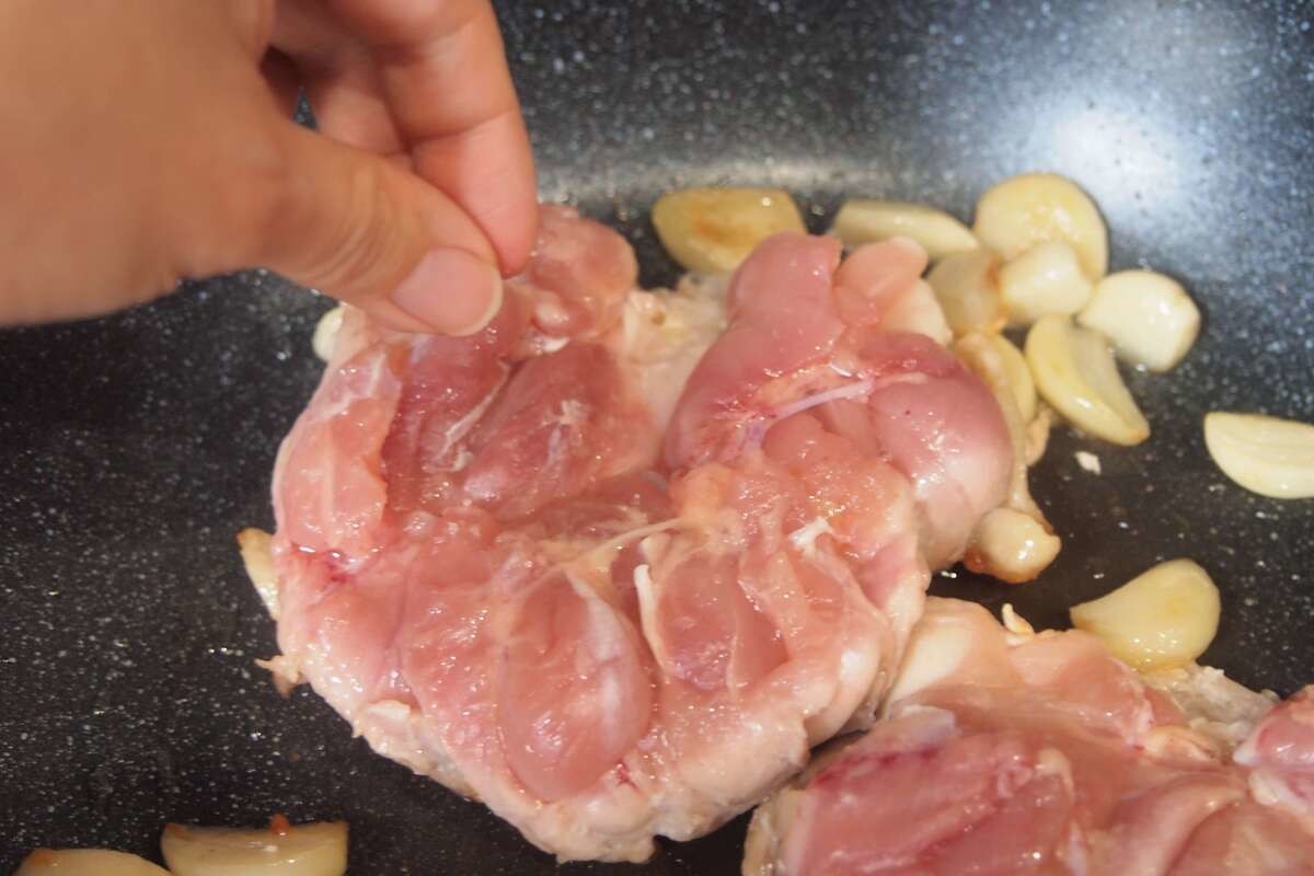 にんにく山のもも肉