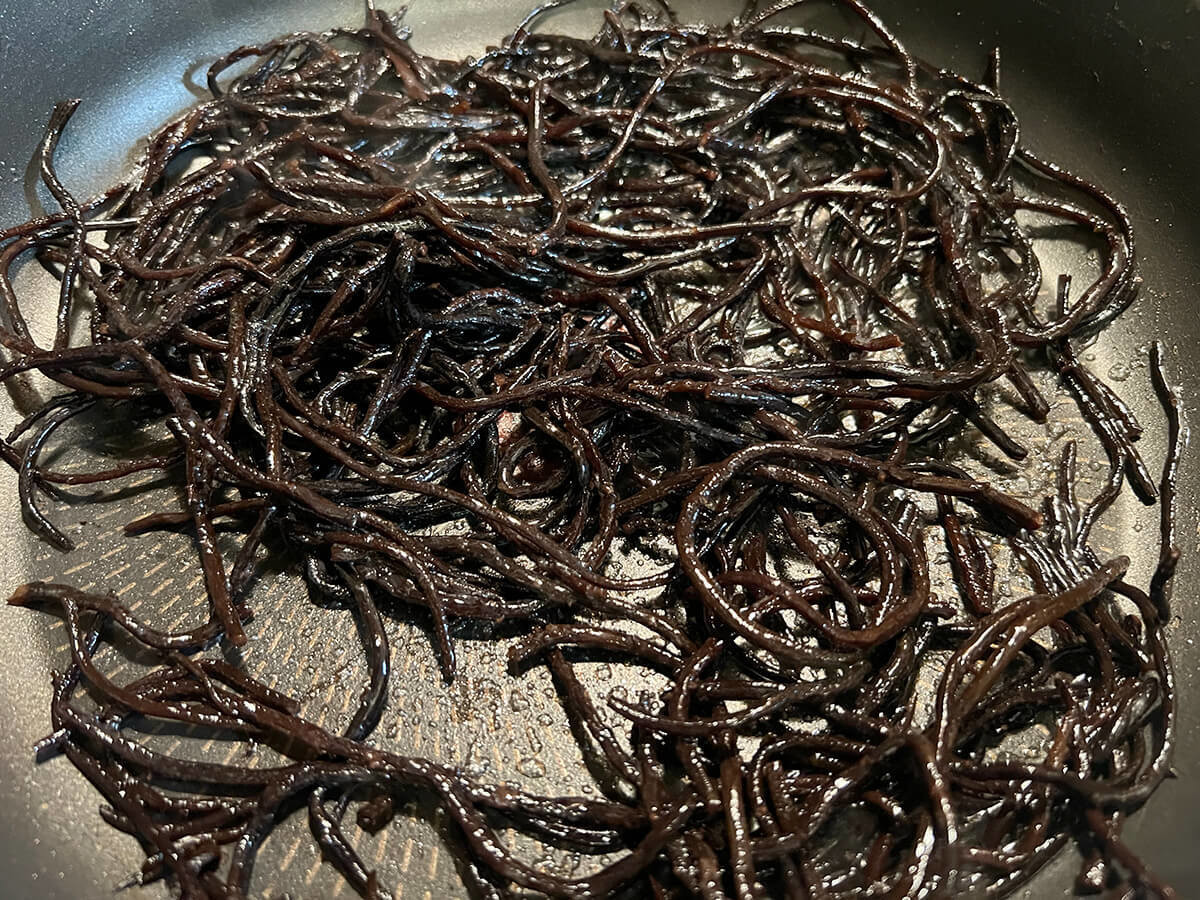 ヒジキと新タマネギの塩焼きそば