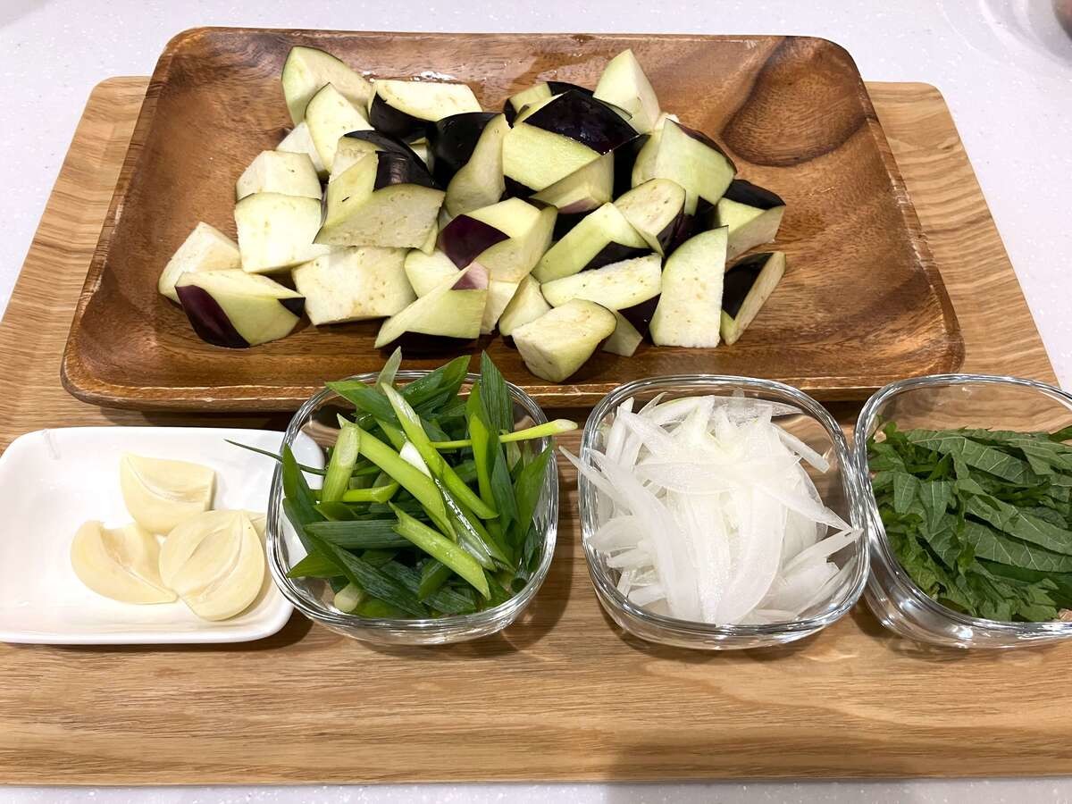 タサン志麻さん「豚肉とナスのニンニクポン酢」