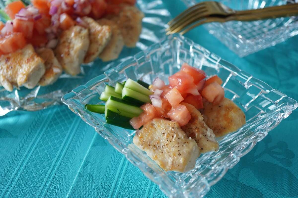 大原千鶴さん「鶏胸肉のトマト梅ソース」