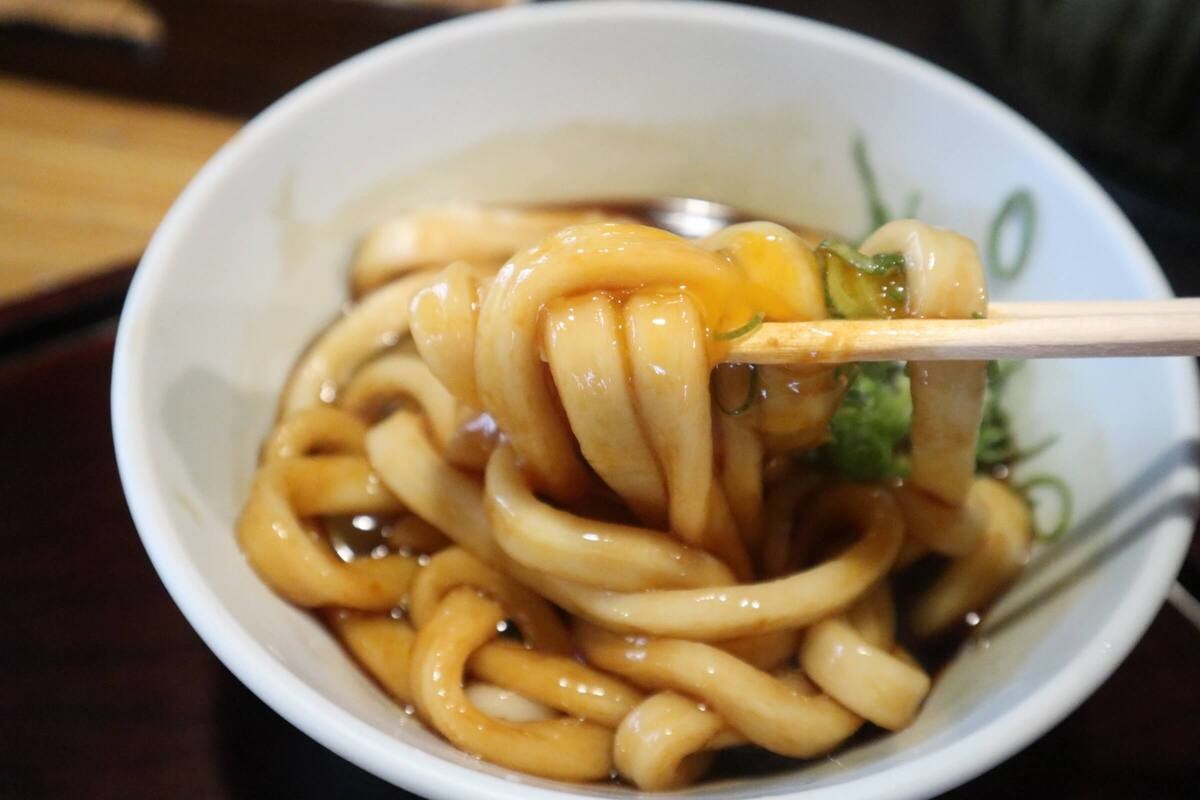 行列のできる人気店「ふくすけ」