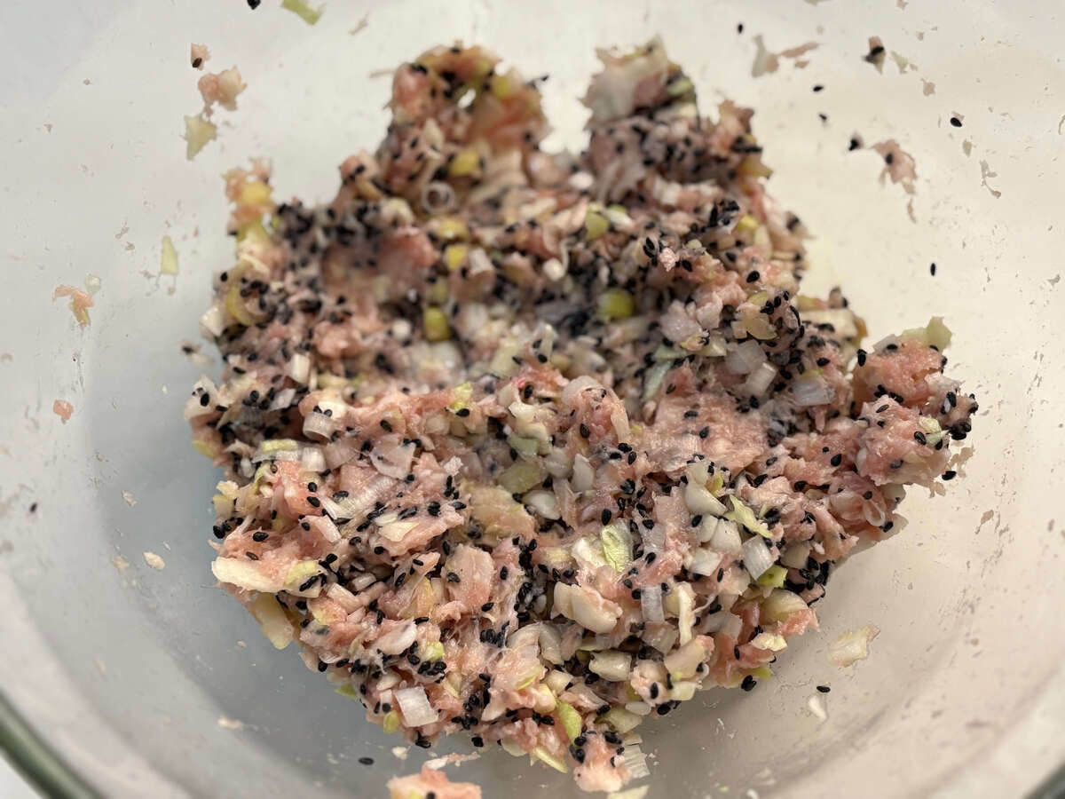 DAIGOも台所「ごま風味の棒ギョウザ」