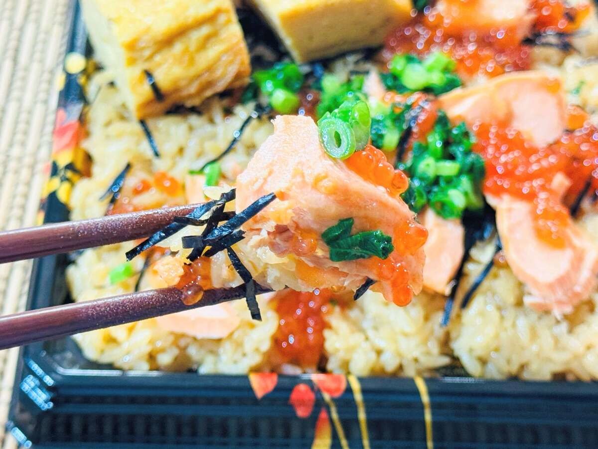 ケンちゃん玉子焼と店内炊飯!鮭はらこ飯