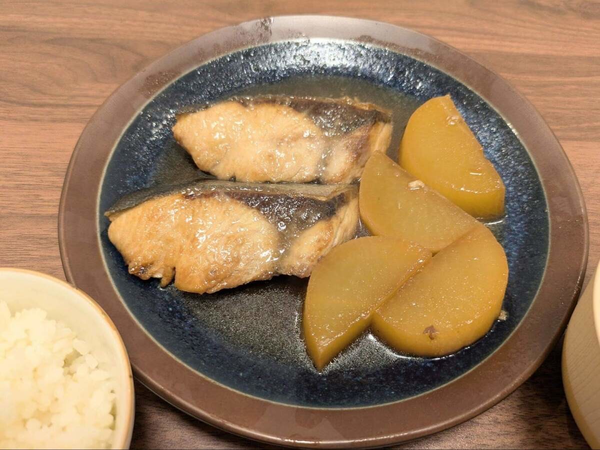 和田明日香さん「時短でもしみるブリ大根」