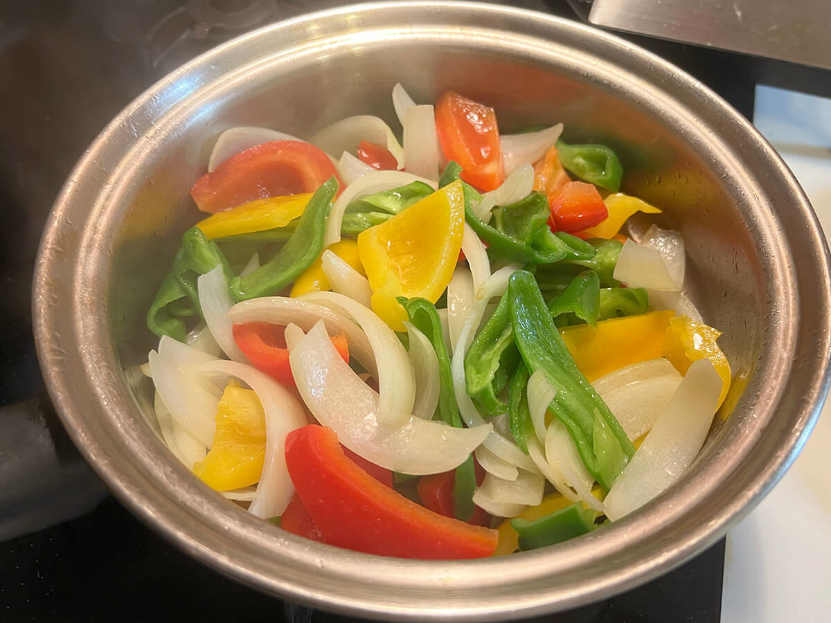 豚肉とカラフル野菜のレモンじょうゆ炒め