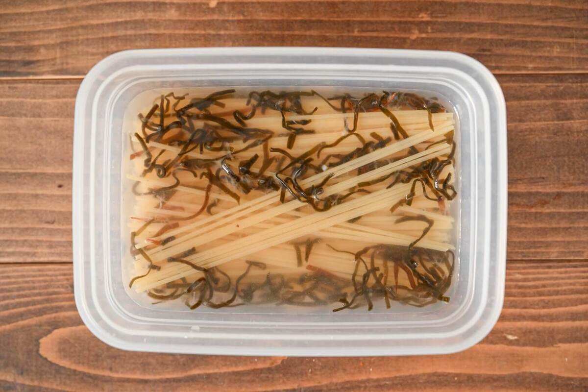 セブンプレミアム「レンジでうま塩こんぶパスタ」のレシピ