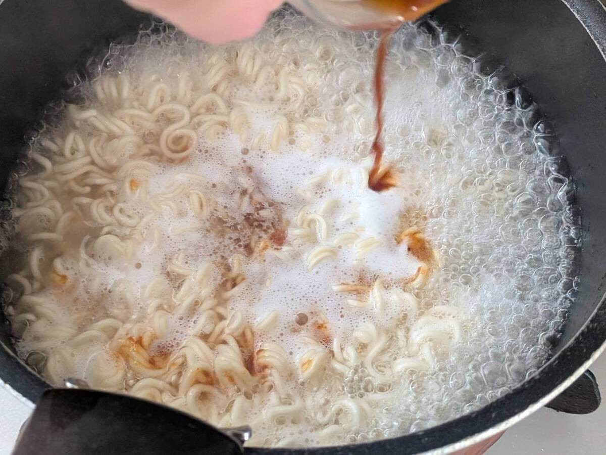 白根誠さん「サッポロ一番みそラーメン 辛うまアレンジレシピ」