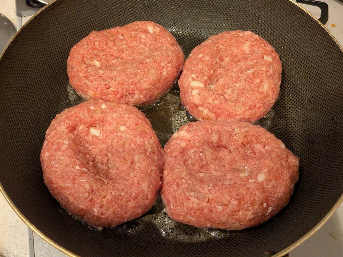 ミート矢澤の総料理長が教えるハンバーグ