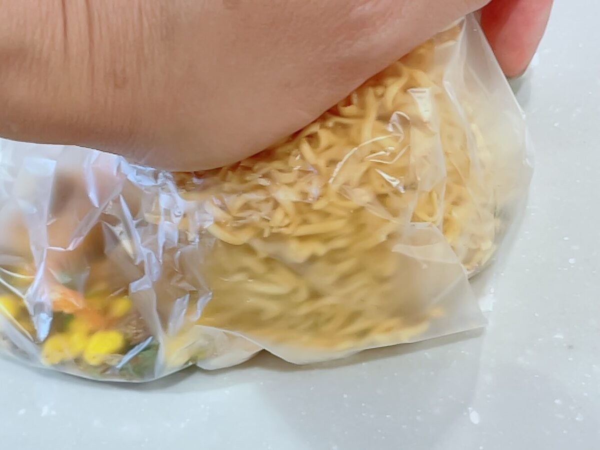 日清食品「包まないカップヌードル餃子」のレシピ